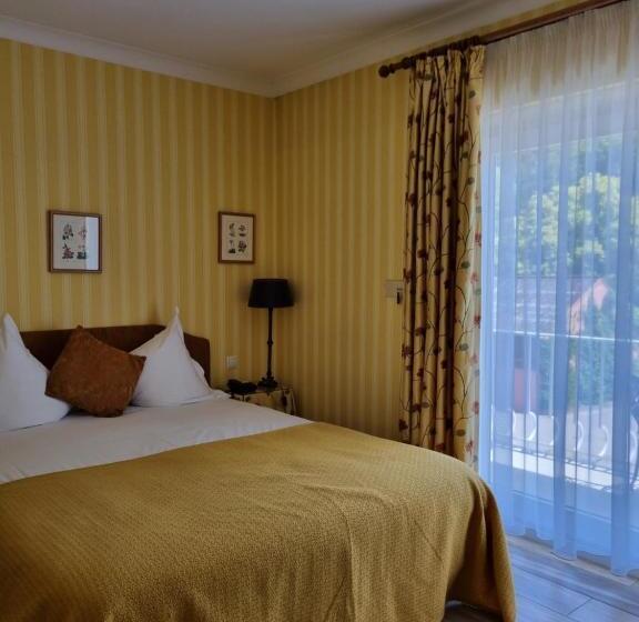 اتاق استاندارد با چشم‌انداز باغ, De La Gaichel