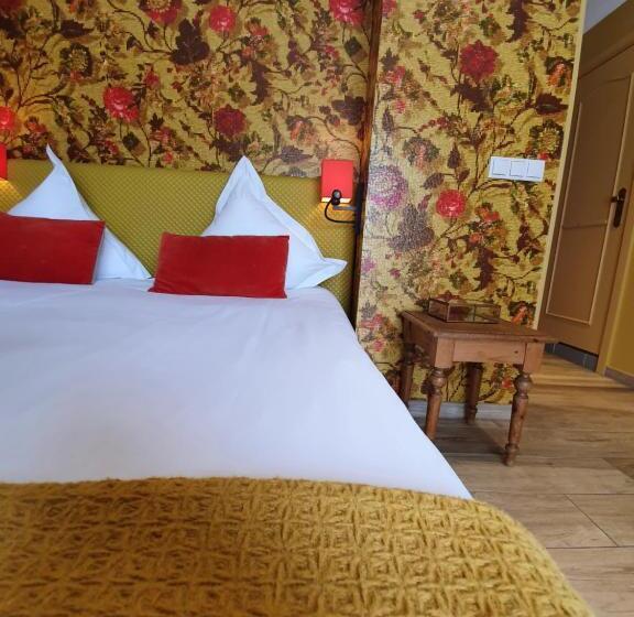 اتاق لوکس, De La Gaichel