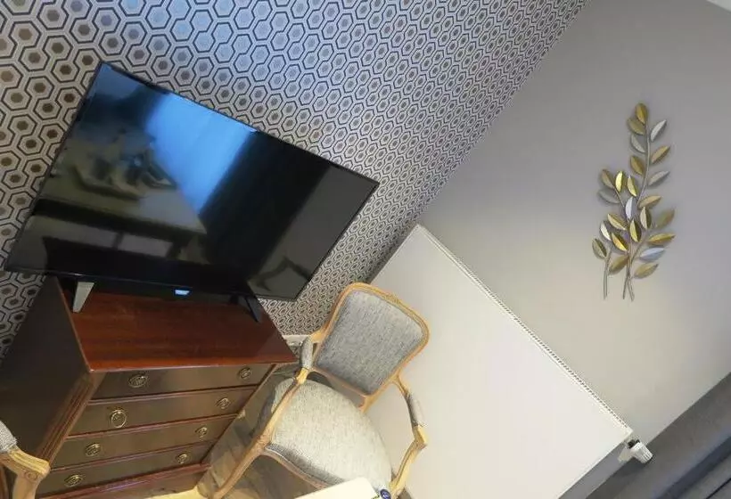 Standard Room, De La Gaichel