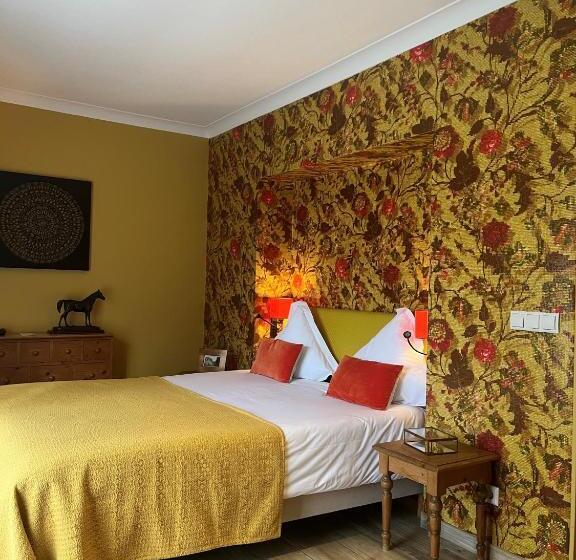 اتاق استاندارد با چشم‌انداز باغ, De La Gaichel