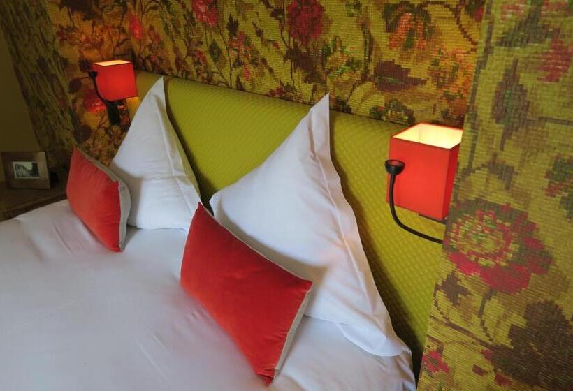 اتاق استاندارد با چشم‌انداز باغ, De La Gaichel