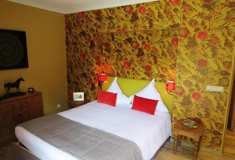 اتاق استاندارد با چشم‌انداز باغ, De La Gaichel