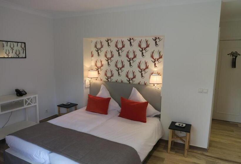 اتاق استاندارد با چشم‌انداز باغ, De La Gaichel