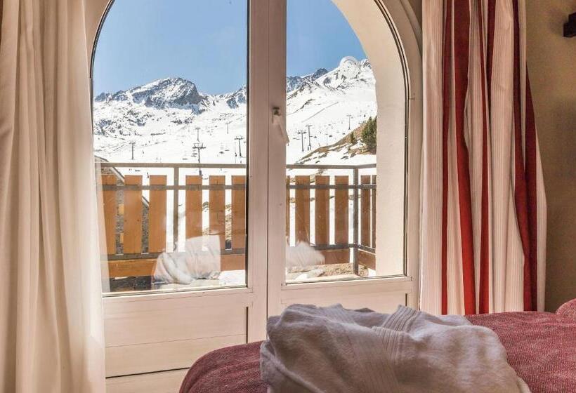 Camera Tripla Classica con Balcone, Grand Pas by Nexta