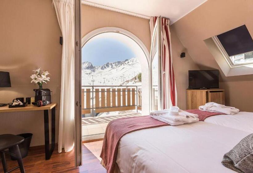 Camera Standard con Balcone, Grand Pas by Nexta