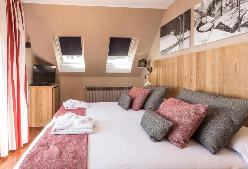 Camera Standard, Grand Pas by Nexta