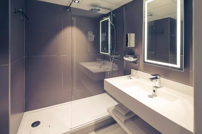 اتاق خانوادگی, Hôtel Mercure Blois Centre