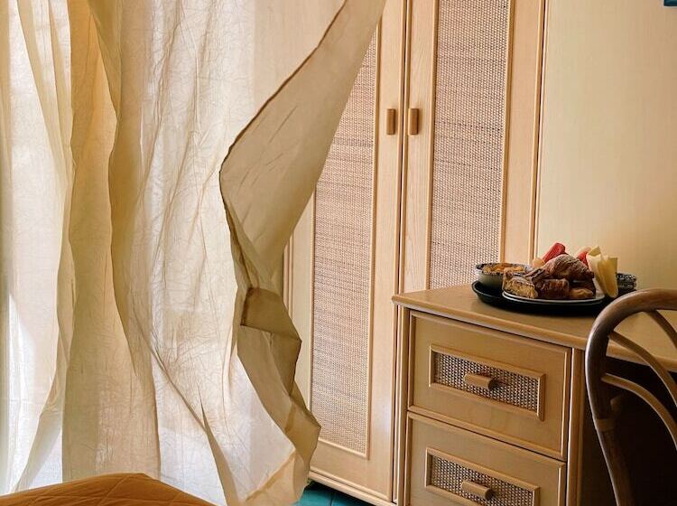 标准间, Lord Byron