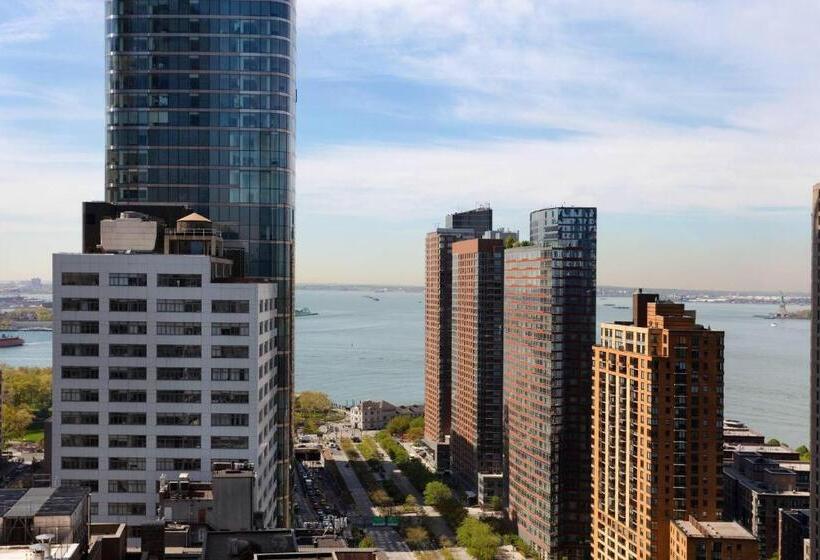 带观景的豪华间, New York Marriott Downtown