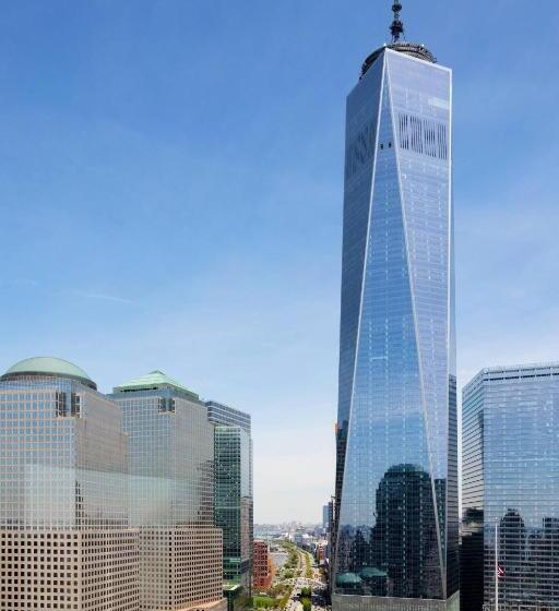 带大床的小型套房, New York Marriott Downtown