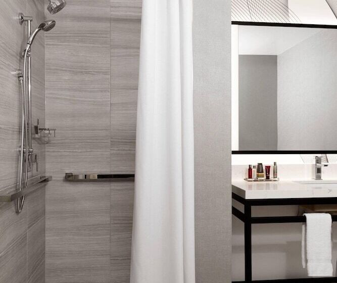 带观景的豪华间, New York Marriott Downtown