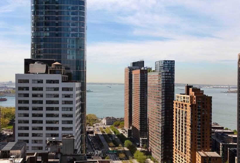 带观景的豪华间, New York Marriott Downtown