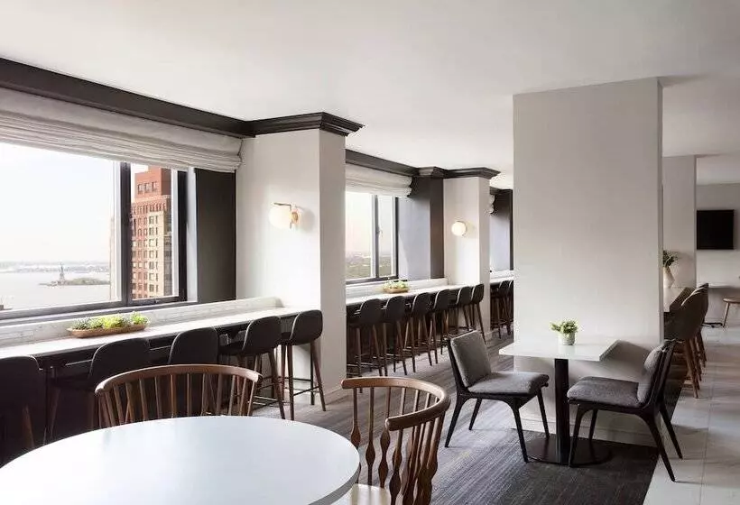 Deluxe room with river view, New York Marriott Downtown