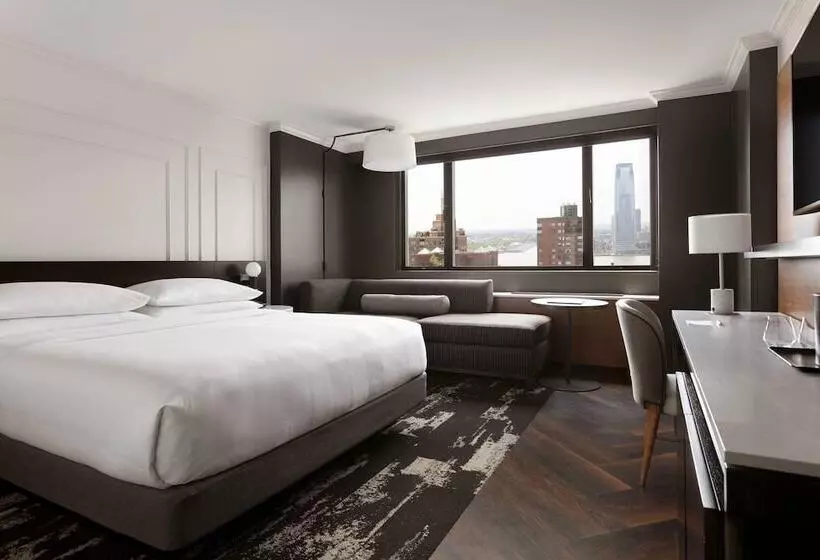 Deluxe room with river view, New York Marriott Downtown