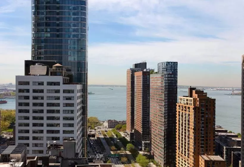 اتاق دلوکس مخصوص معلولین, New York Marriott Downtown