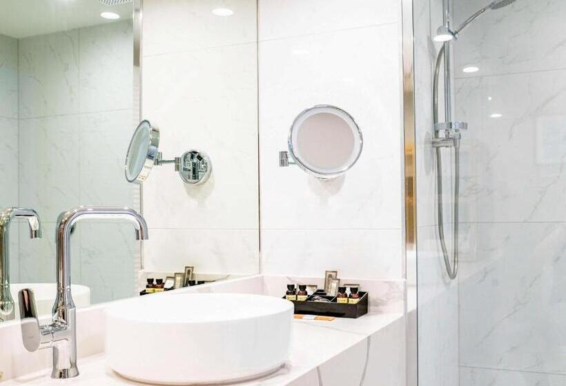 غرفة ديلوكس سرير كينج ذات إطلالة, Pullman Cairns International