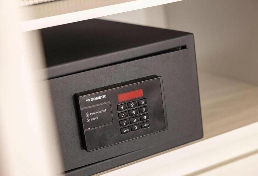 غرفة سوبيريور مطلة على الجبل, Pullman Cairns International