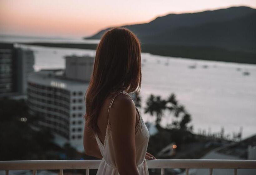 전망 디럭스룸 킹침대, Pullman Cairns International