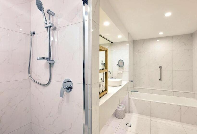 غرفة سوبيريور مطلة على الجبل, Pullman Cairns International