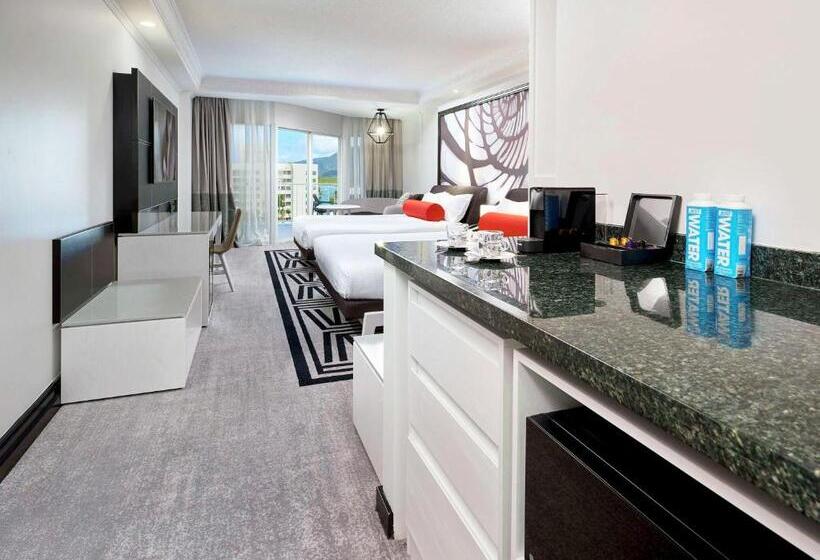 غرفة سوبيريور مطلة على الجبل, Pullman Cairns International