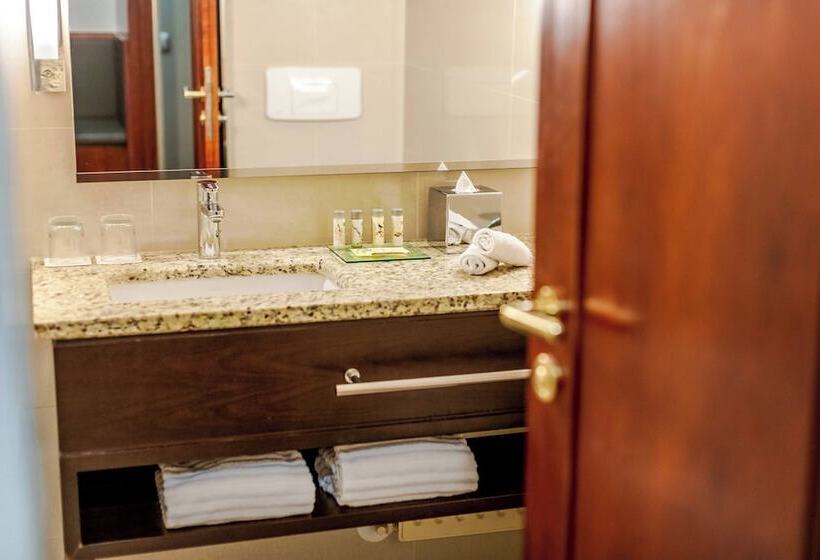 غرفة كلوب, Renaissance Brussels