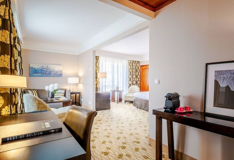 جناح جونيور, Renaissance Brussels