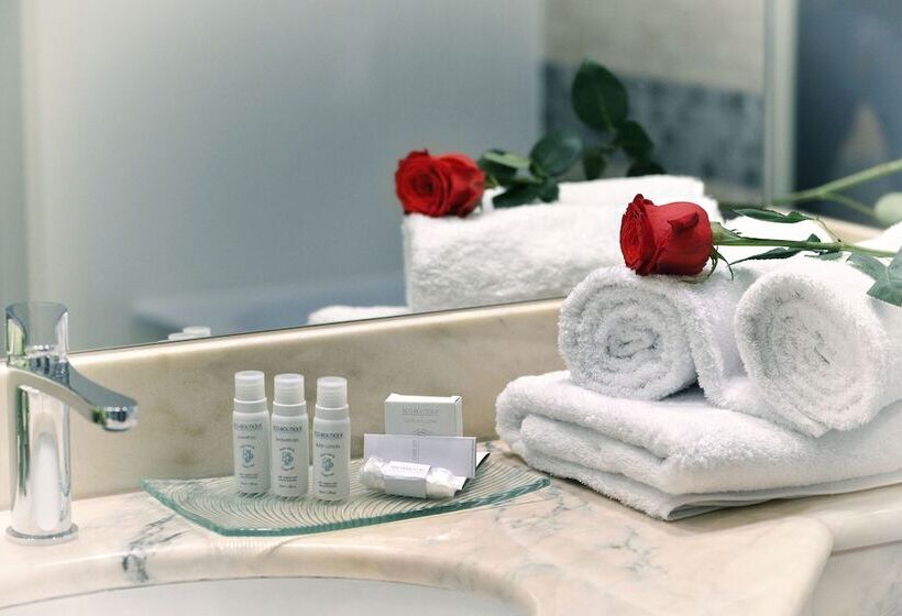 سوییت جونیور, Savoy Prague