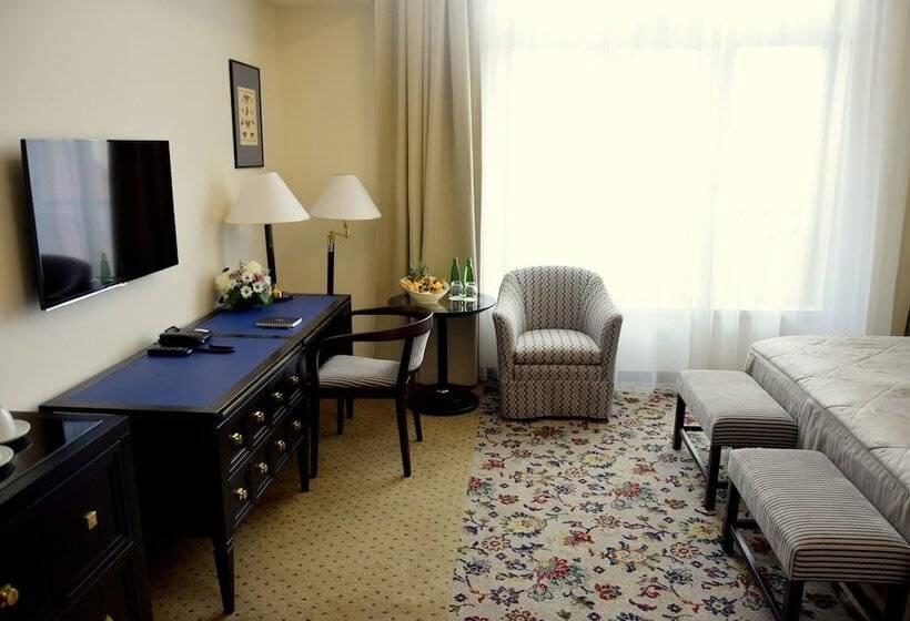 اتاق سوپریور, Savoy Prague