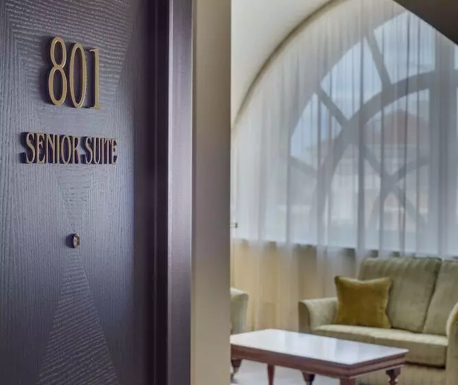 سوئیت سینیور, Savoy Prague