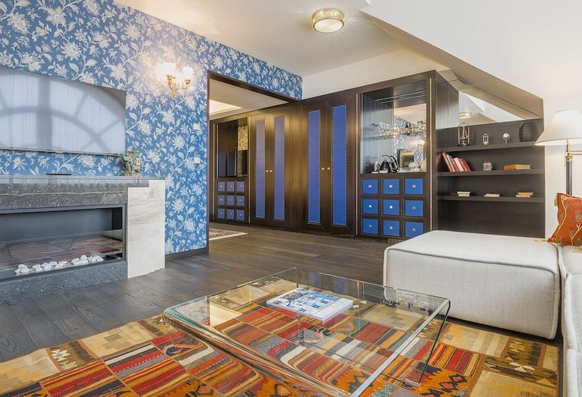 سوئیت سینیور, Savoy Prague