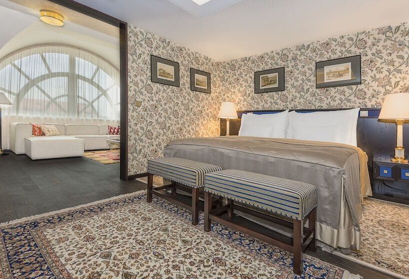 سوئیت سینیور, Savoy Prague