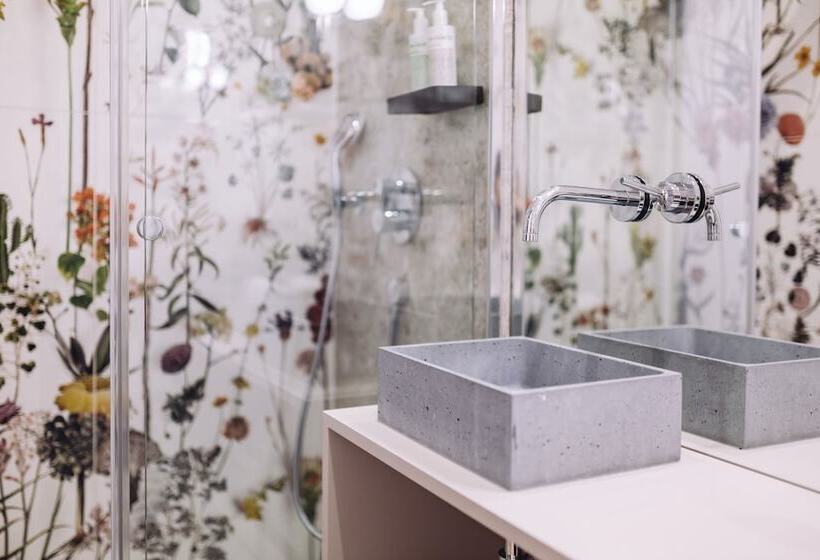 디럭스 룸, Small Luxury Hotel Altstadt Vienna