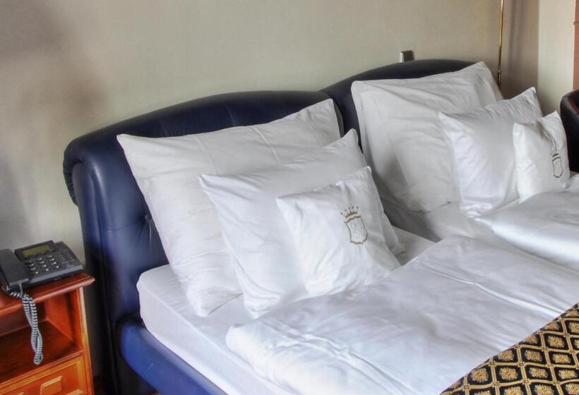 اتاق استاندارد یک نفره, U Pava