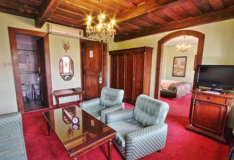 اتاق لوکس, U Pava