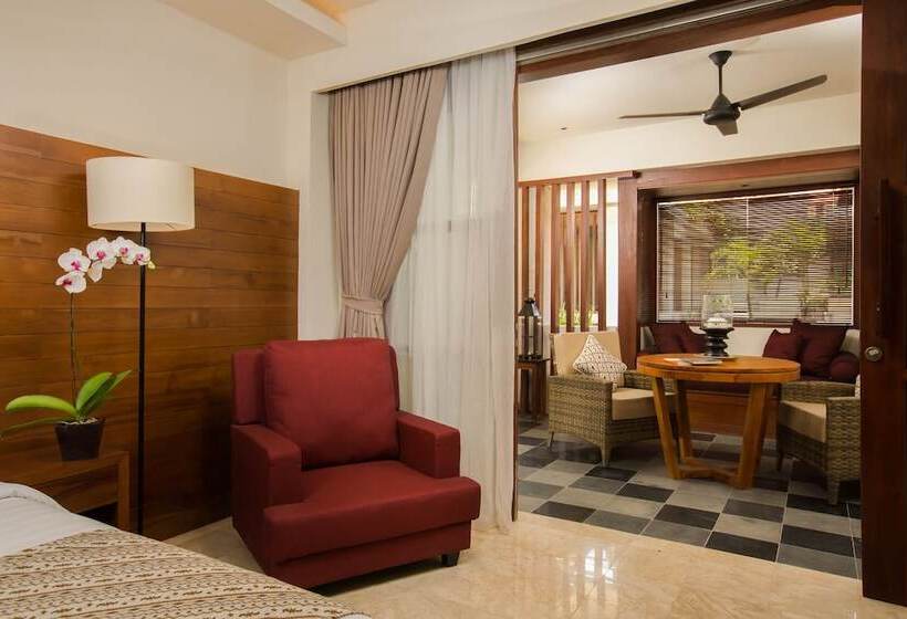 Полулюкс, Ubud Village