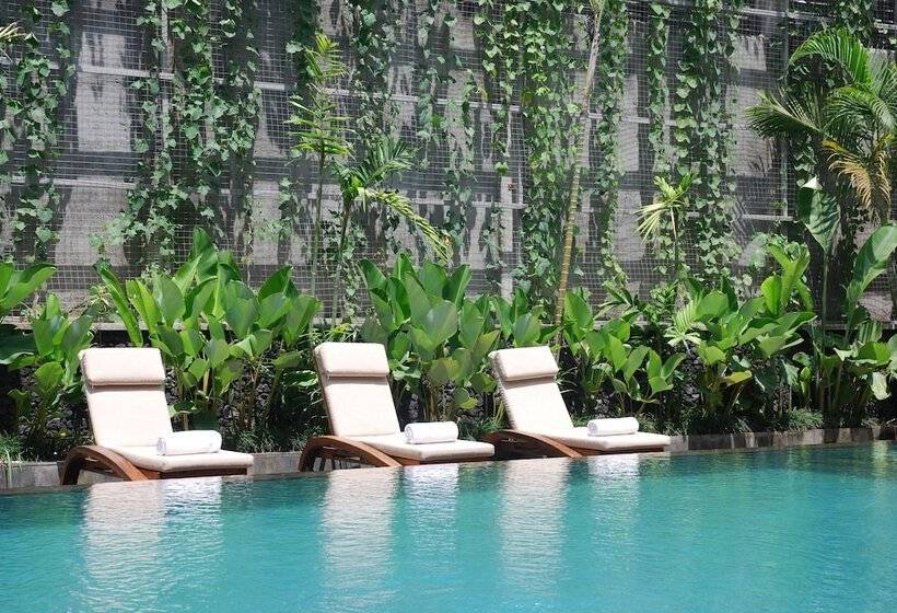 小型套房带泳池景, Ubud Village