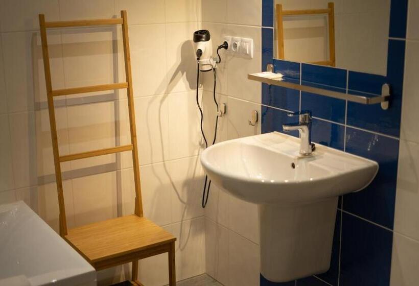 اتاق سوپریور, Chodov Asc