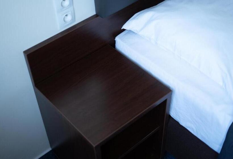 اتاق سوپریور, Chodov Asc