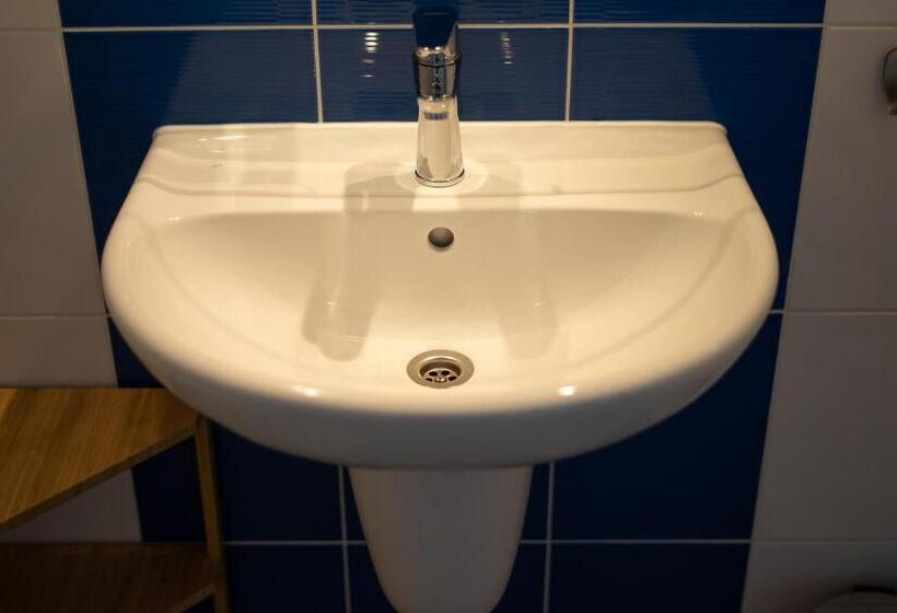 اتاق سوپریور, Chodov Asc