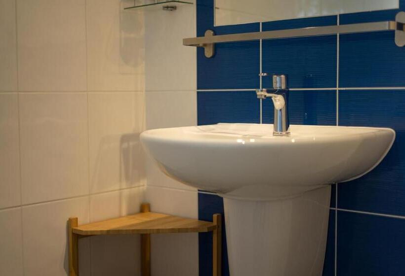 اتاق سوپریور, Chodov Asc