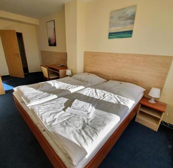 اتاق راحتی سه تخته, Chodov Asc