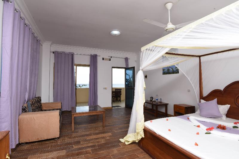 اتاق راحتی سه تخته, Chodov Asc