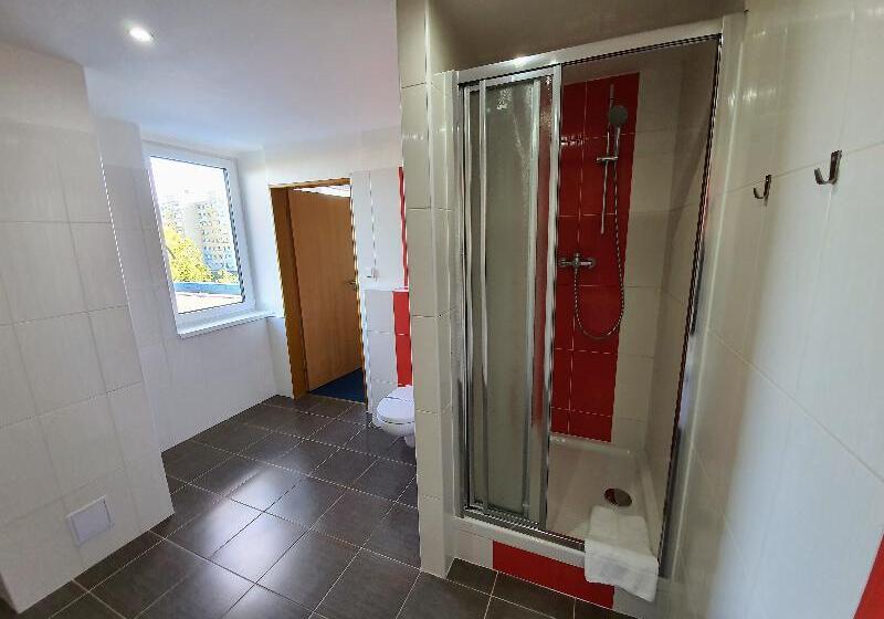 اتاق راحتی سه تخته, Chodov Asc