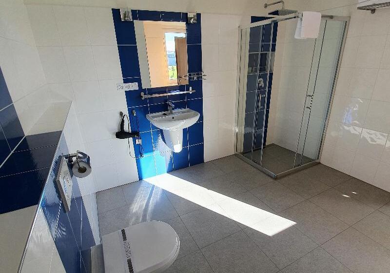 اتاق سوپریور, Chodov Asc