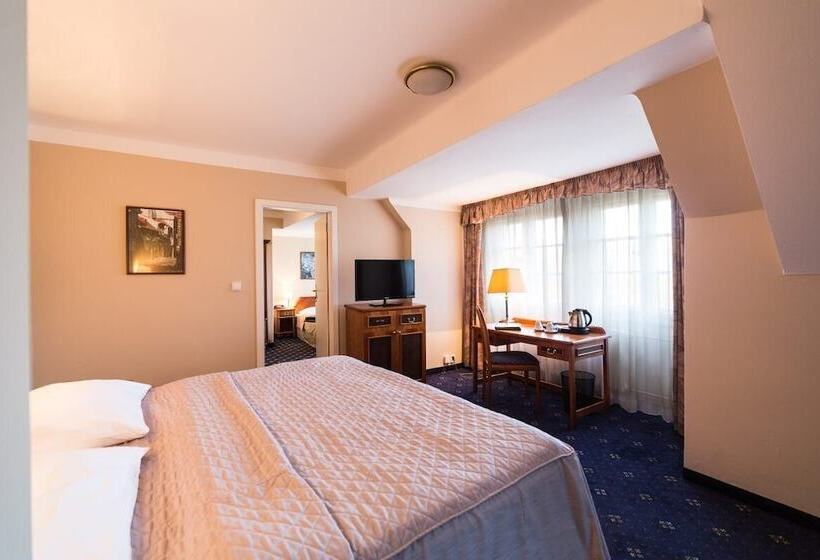 Quarto Deluxe, Pytloun Old Armoury Hotel Prague, Stará Zbrojnice