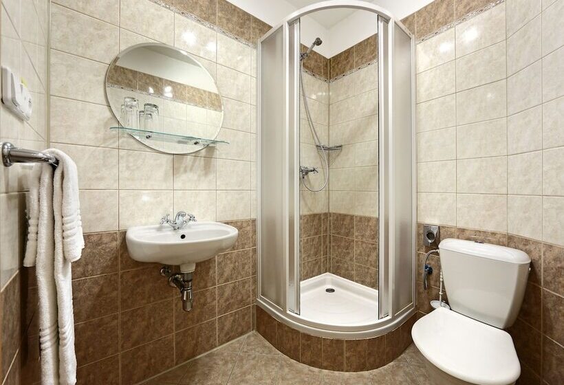 스탠다드 룸, Panska