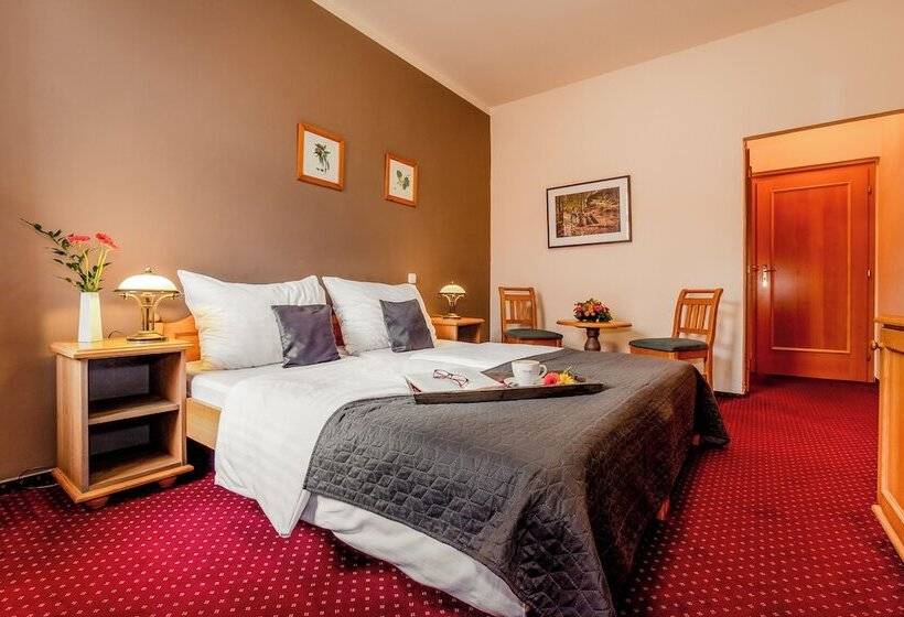 스탠다드 트리플 룸, Panska