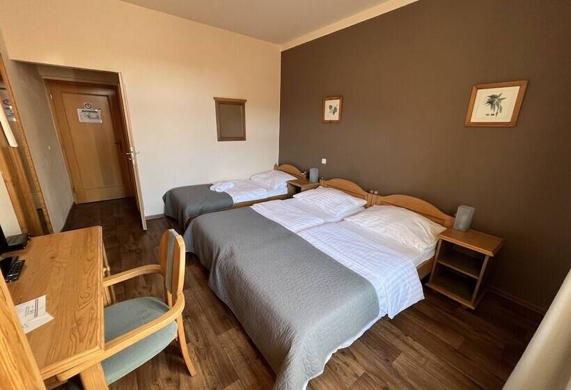 스탠다드 트리플 룸, Panska