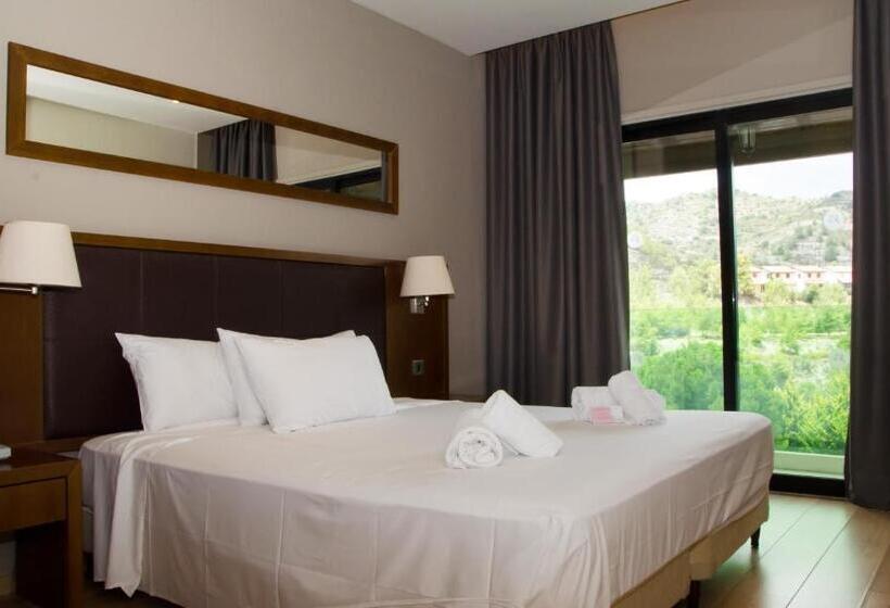 패밀리 스위트, Rodon Hotel And Resort
