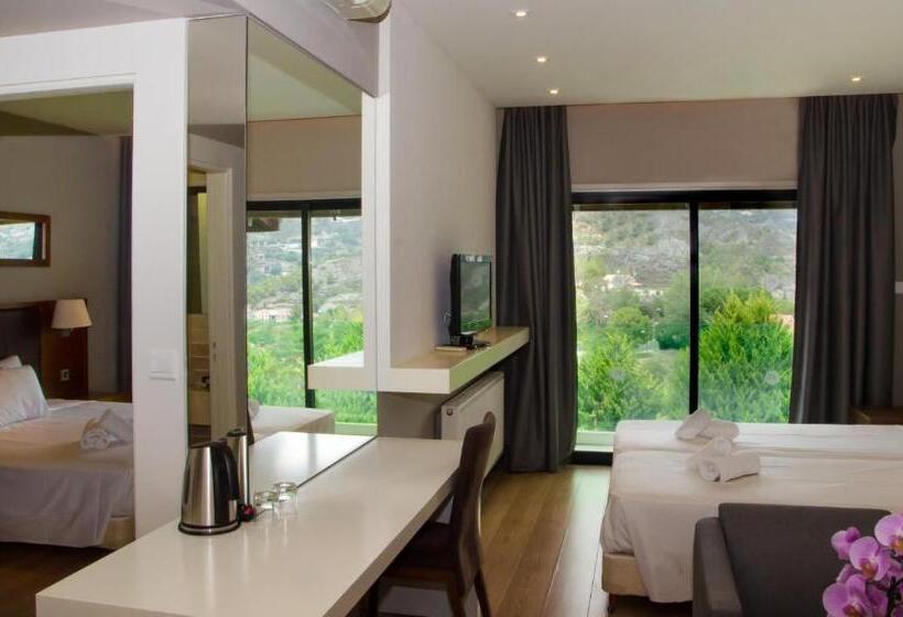 סוויטה משפחתית, Rodon Hotel And Resort